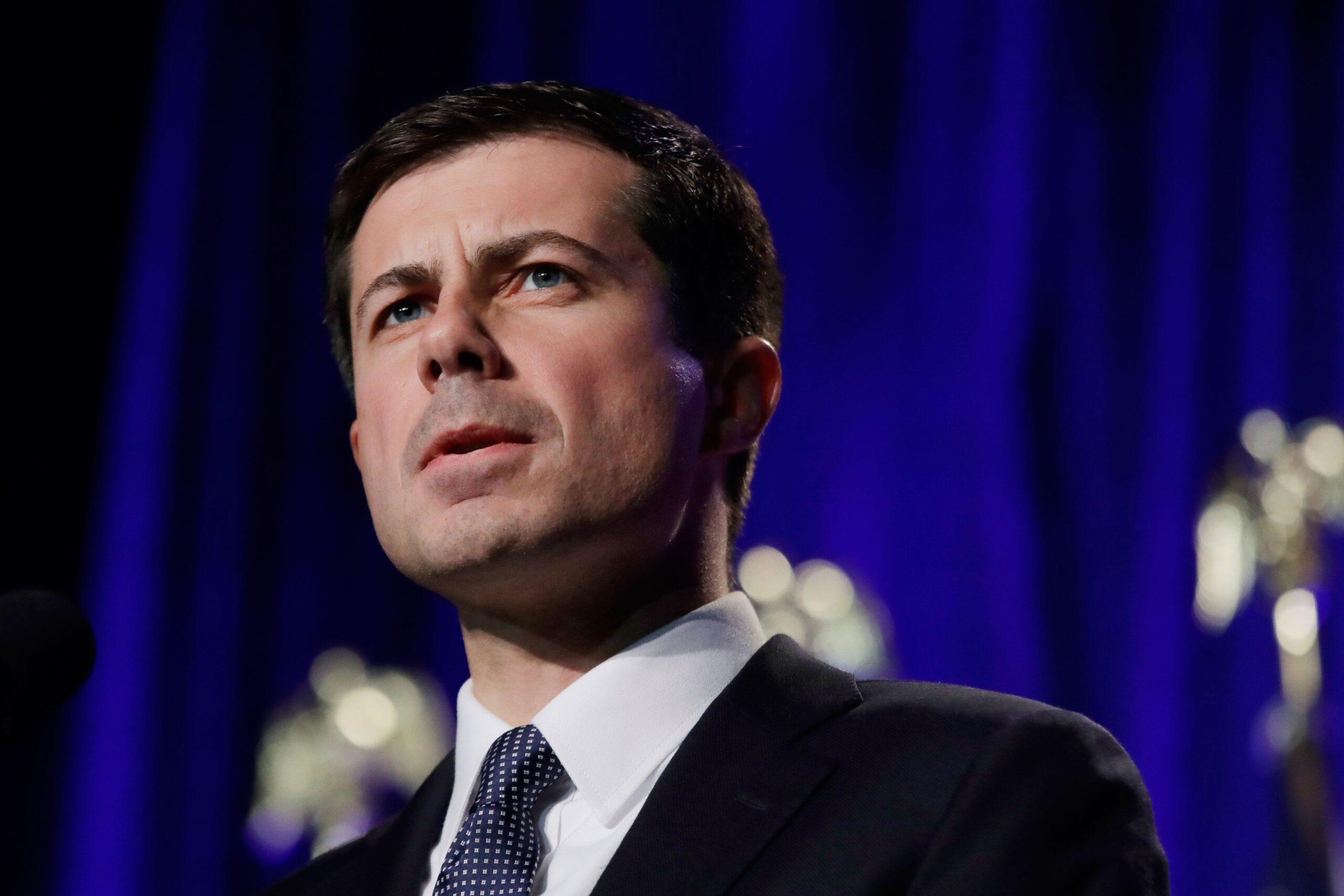 Buttigieg Warns Airlines: Retrofit Planes to Avoid 5G Signal Interference